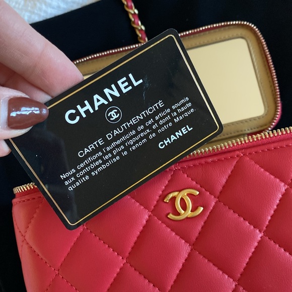 Chanel Red Mini Vanity Case. - Picture 6 of 9